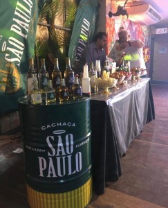 Os coqueteis e drinks feitos com a Cachaça São Paulo foi outro sucesso do Arraiá da Tetê