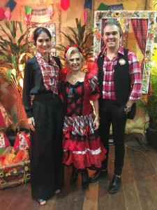 Thereza Madalena com Filip Miranda e Karina Marques que tão bem conduziram  o cerimonial do evento