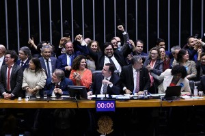 Parlamentares comemorar derrubada dos vetos de Bolsonaro às Leis de incentivo à Cultura            Foto Jefferson Rudy Agência Senado