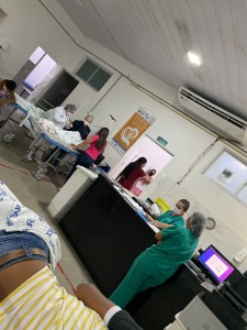 18 aparelhos de ar condicionado do hospital serão substituidos incluindo esse da area de observação dos pacientes