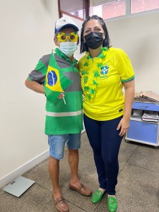 Dra. Nayarah com um dos pacientes