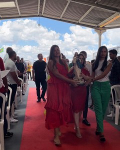 A entrada da imagem de Nossa Senhora deu início a liturgia celebrada pelo Pe. José Ivanildo