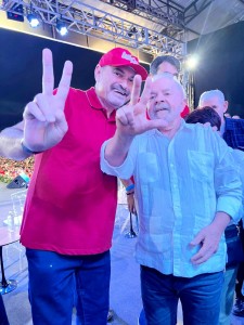 Deputado Jeová Campos e o presidente eleito Lula durante evento de campanha em Campina Grande este ano