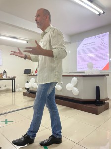 O psicólogo Márcio Coutinho abordou a importância do Janeiro Branco