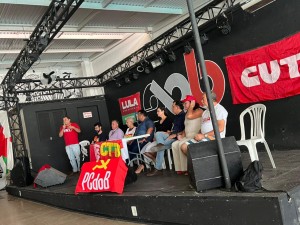 Partidos e entidades se fizeram representar na plenária
