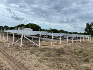 A usina da Asplan tem capacidade para geração mensal de 12400 kWh mês, o equivalente a 149.643,50 kWh ano