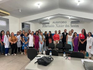 Equipe do Projeto com coordenadores e profissionais que participam dele no Hospital de Patos