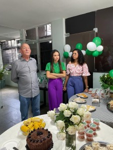 O diretor tesoureiro, Oscar Gouveia representou a diretoria na homenagem